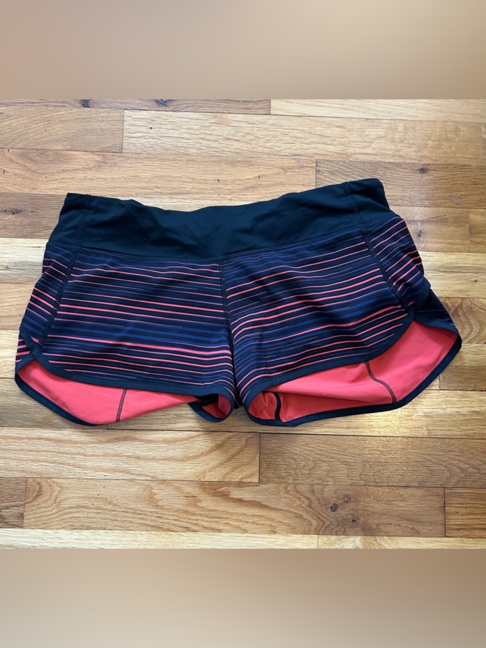 lululemon athletica Classic Speed Shorts Low Rise Black Multi Lined Zip Pocket - Picture 2 of 7